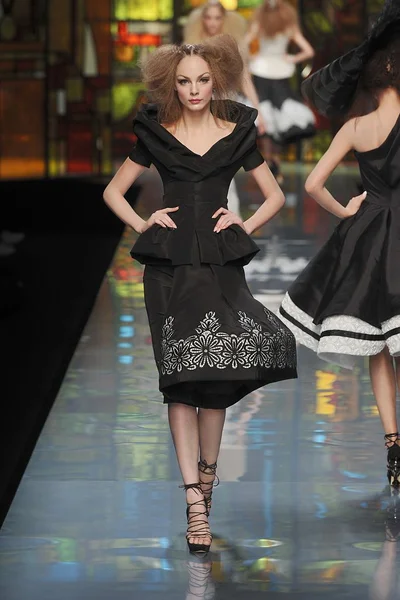 Look 24